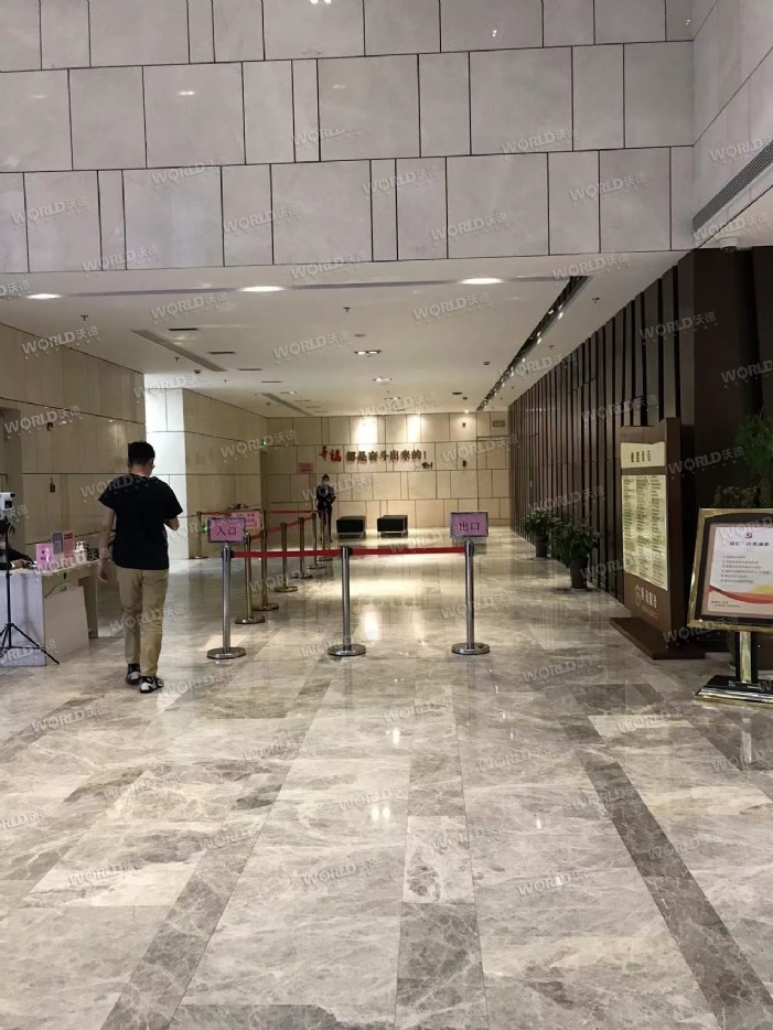 日湖中心172平米精装现房出租